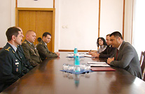 Ministrul Apărării s-a întîlnit cu ofiţerii, absolvenţi ai şcolilor militare din străinătate