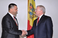 Minister of Defense Vitalie Marinuta Meets With Head of US Defense Intelligence Agency