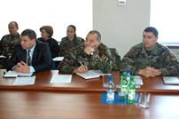 Militarii moldoveni studiază managementul apărării cibernetice