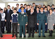 Ministrul Apărării s-a întîlnit cu elevii de la Liceul teoretic moldo-turc „Orizont”