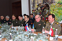 Ministrul Apărării a discutat cu ataşaţii militari