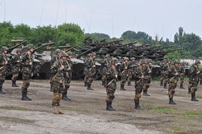 Deputaţii au vizitat infanteriştii din Chişinău