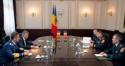 Comandantul Armatei Naţionale efectuează o vizită oficială în România