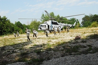 Al doilea contingent de militari moldoveni execută misiuni specifice operaţiunii KFOR 
