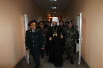 Metropolitan Vladimir Visits National Army
