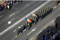 Garda de Onoare a Armatei Naţionale a defilat pe Piaţa Constituţiei din Bucureşti
