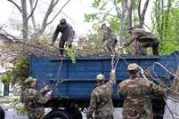 Service Members from Chisinau Clear the Access Routes in the Capital 