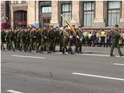 Pacificatorii Armatei Naţionale au defilat pe Bulevardul Khreshchatyk din Kiev