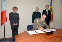 Italia a donat echipament şi tehnică militară Armatei Naţionale