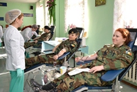Militarii deschid “O cale spre viaţă” donând voluntar sânge