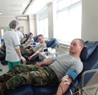 Militarii deschid “O cale spre viaţă” donând voluntar sânge