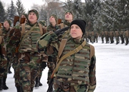 Aproximativ 200 de soldaţi din Brigada „Dacia” vor să devină militari profesionişti