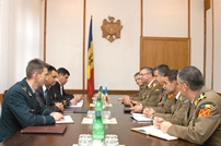 Ministrul Apărării a primit vizita delegaţiei militare române