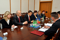 Deputaţi cehi în vizită la Ministerul Apărării 