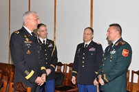 Comandantul Armatei SUA în Europa vizitează Moldova