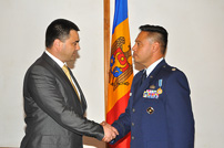 American Officer Awarded by Minister of Defense