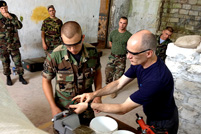 Militarii Armatei Naţionale instruiţi în dezmembrarea şi distrugerea muniţiilor expirate