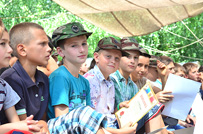Children Learn About Army