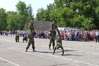 Militarii din Bălţi şi Cahul au depus jurămîntul de credinţă patriei