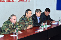 Defense Minister Meets with Parents of Soldiers who Died in Military Units
