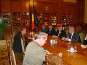Cooperarea militară moldo-română a fost discutată la Bucureşti de miniștrii apărării