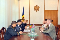 Minister Anatol Salaru Meets the UK Defense Attaché in Chisinau