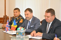 Minister Anatol Salaru Meets the UK Defense Attaché in Chisinau