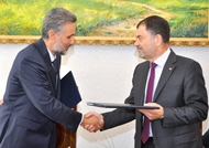 Semnarea Memorandumului între Ministerul Afacerilor Externe al României şi Ministerul Apărării din Republica Moldova cu privire la distrugerea pesticidelor