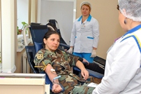 Militarii Armatei Naţionale donează sânge pentru victimele de la “Colectiv”