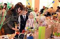 Expoziţia cu vînzare „Bucură copiii de Paşti”