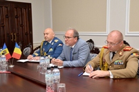 Ministrul  Voicu a discutat cu ambasadorul Ioniţă despre cooperarea moldo-română în domeniul apărării
