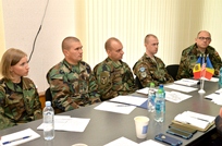 Juriştii Armatei Naţionale, asistaţi de experţi din SUA şi România în  elaborarea unui manual în drept operaţional