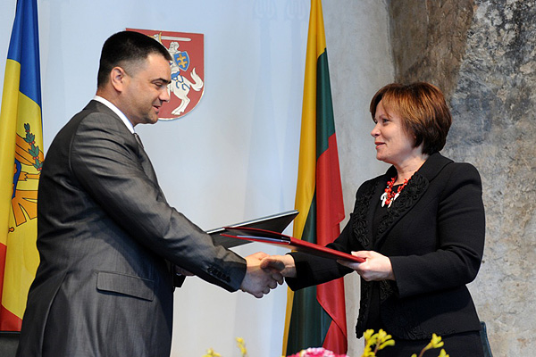 Moldova and Lithuania sign new defense cooperation agreement