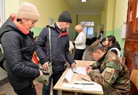 In support of refugees: The National Army provides assistance with military and vehicles
