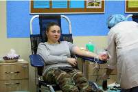 National Army soldiers donate blood and plasma on the eve of the winter holidays