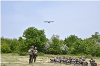 Parachute jumps in Balti